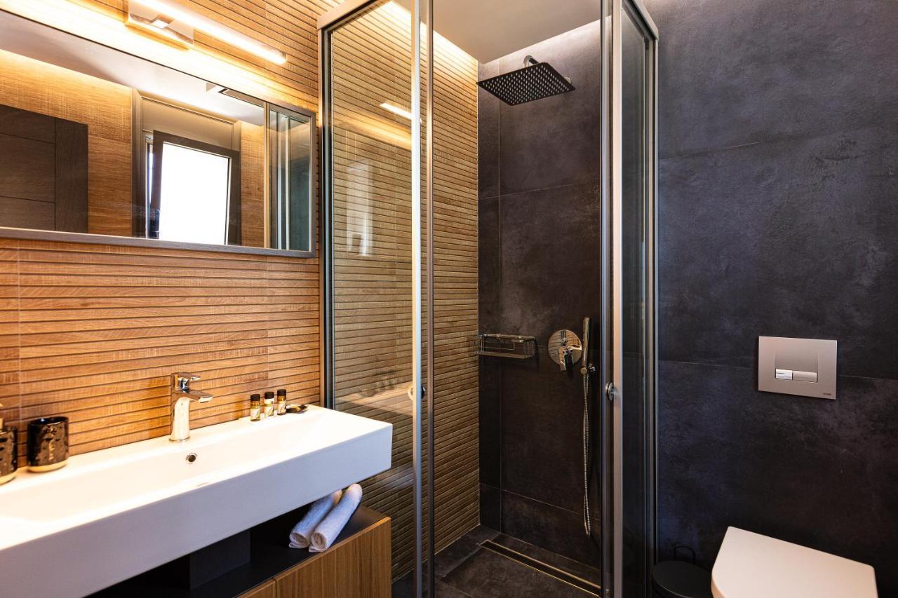 Lagoon Seaside Villa, Sumptuous Retreat,By Thinkvilla Pánormos 外观 照片