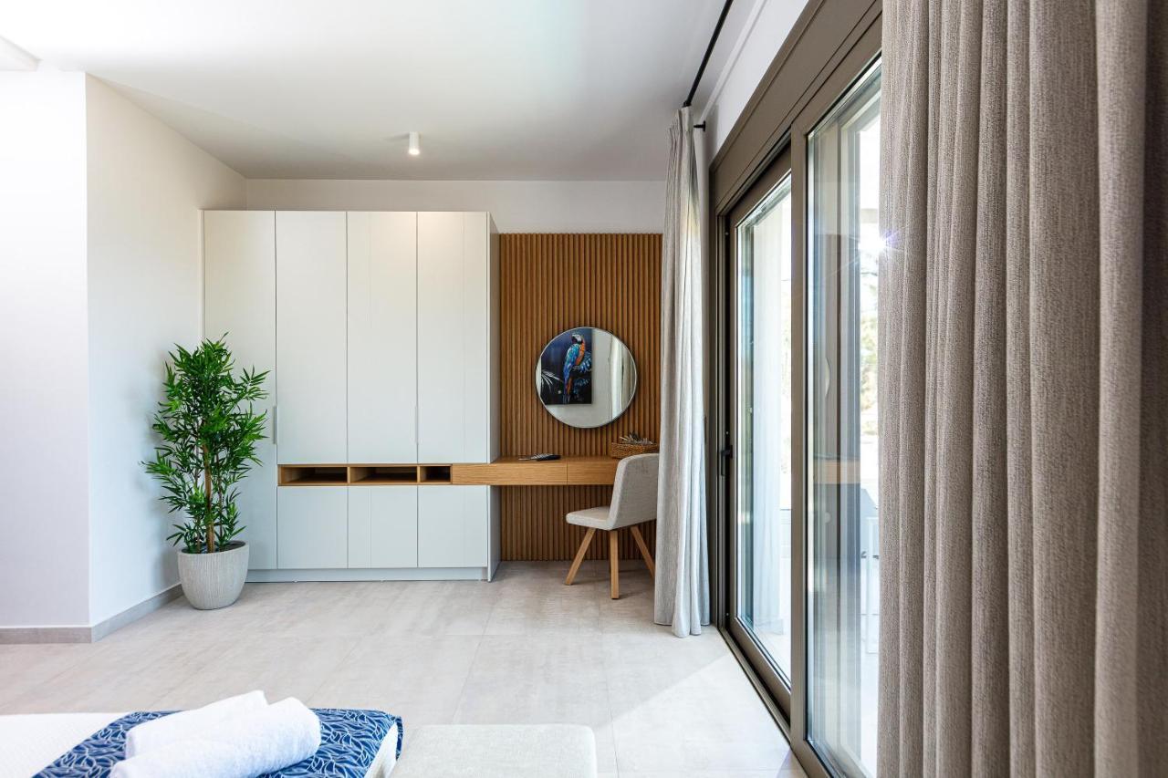 Lagoon Seaside Villa, Sumptuous Retreat,By Thinkvilla Pánormos 外观 照片